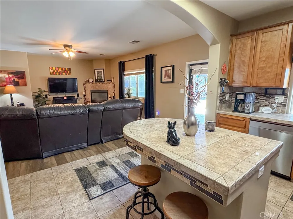 11107 Snowcreek Falls Bakersfield, CA 93312