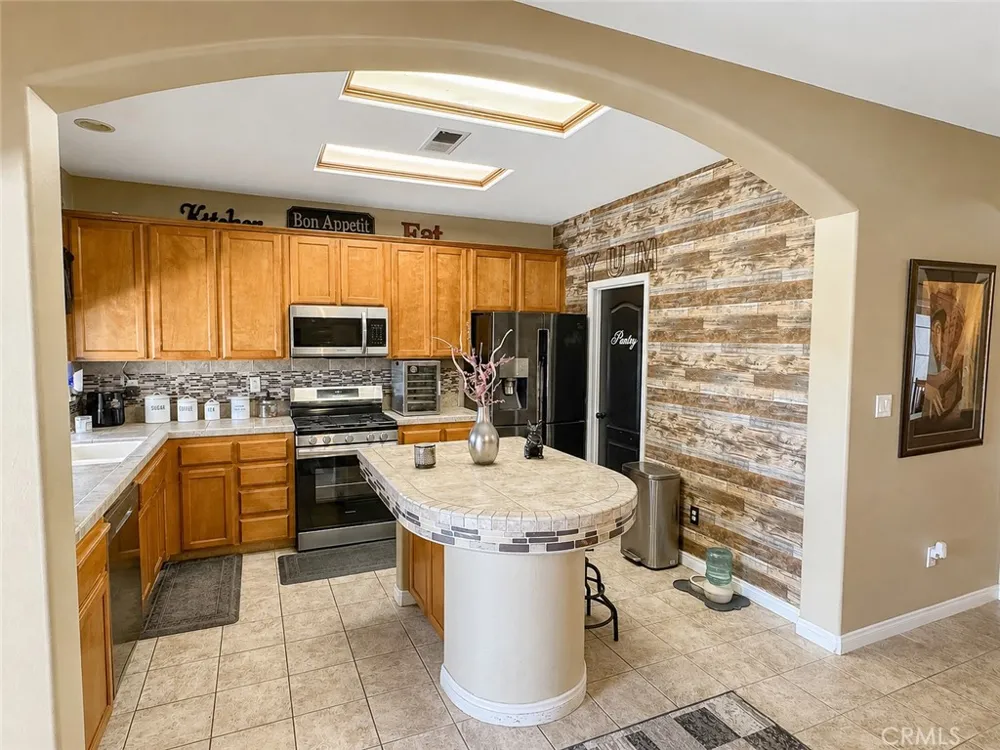 11107 Snowcreek Falls Bakersfield, CA 93312