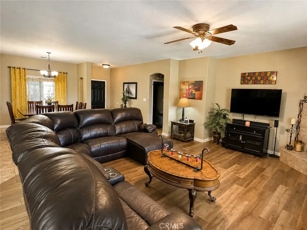 11107 Snowcreek Falls Bakersfield, CA 93312