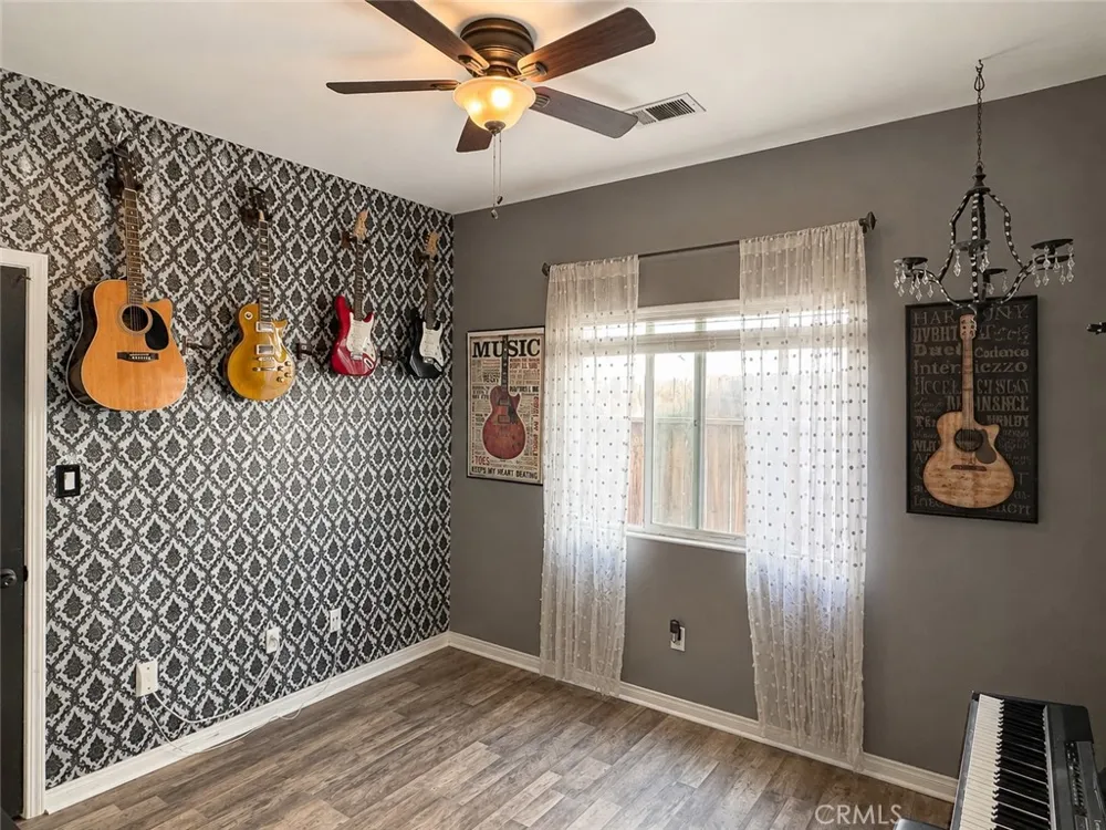 11107 Snowcreek Falls Bakersfield, CA 93312