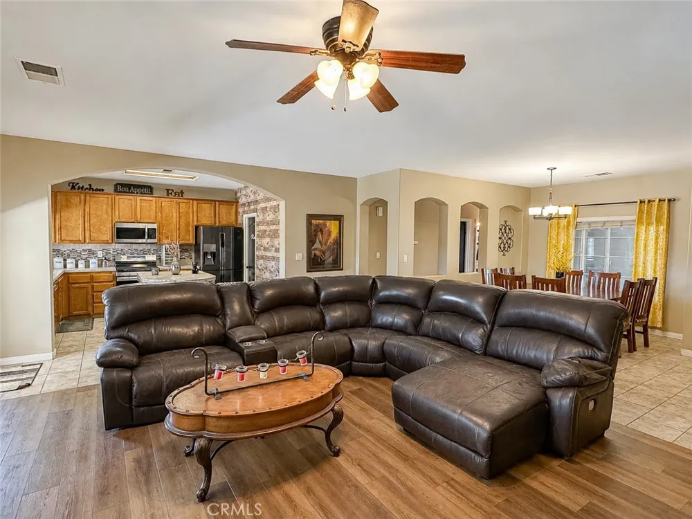 11107 Snowcreek Falls Bakersfield, CA 93312