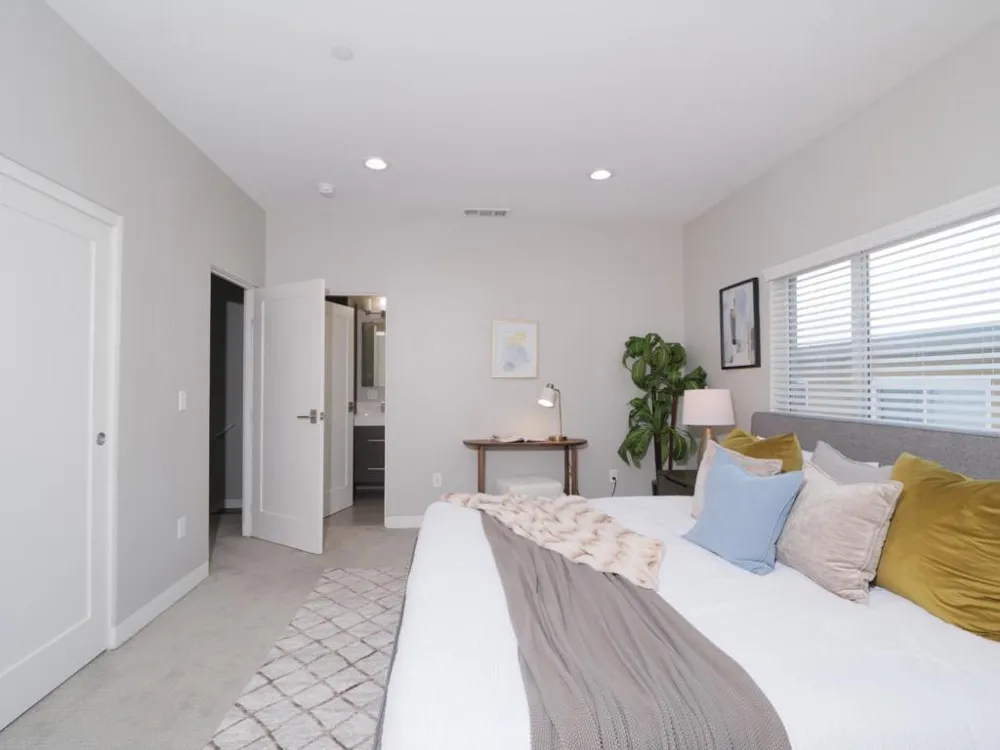 2139 Carlmont Drive Belmont, CA 94002