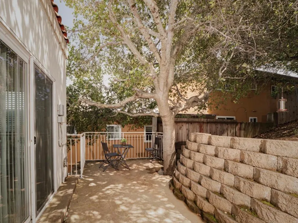 2139 Carlmont Drive Belmont, CA 94002
