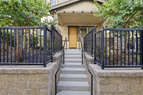 6389 Tawhana Lane