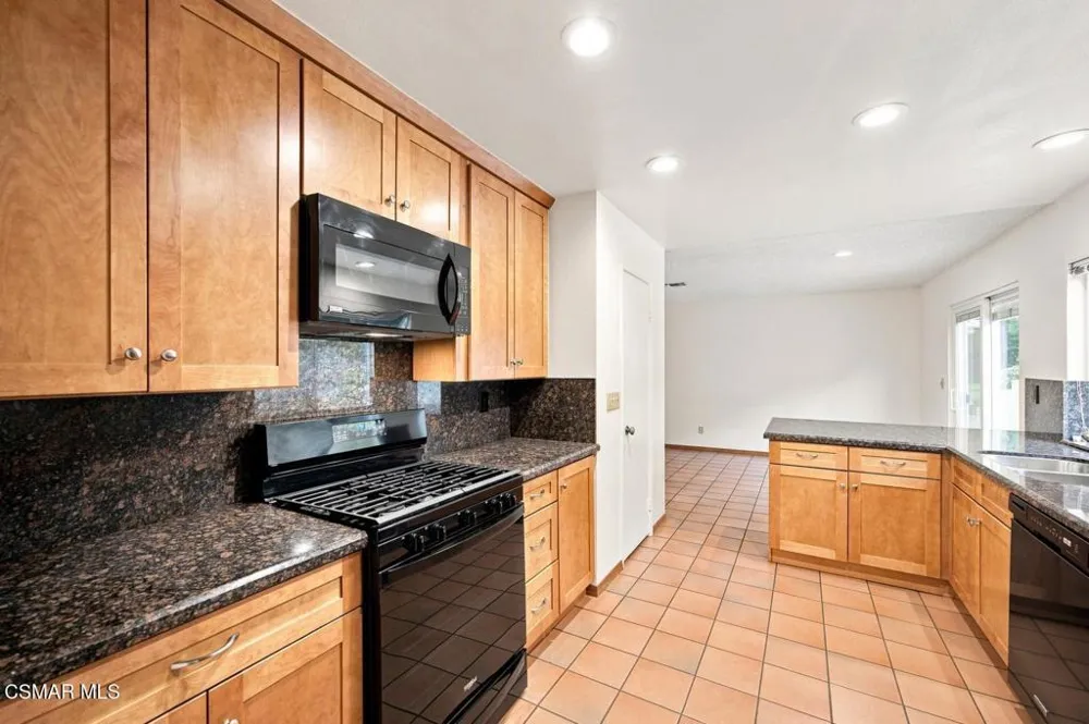 812 Chaparral Court Thousand Oaks, CA 91320