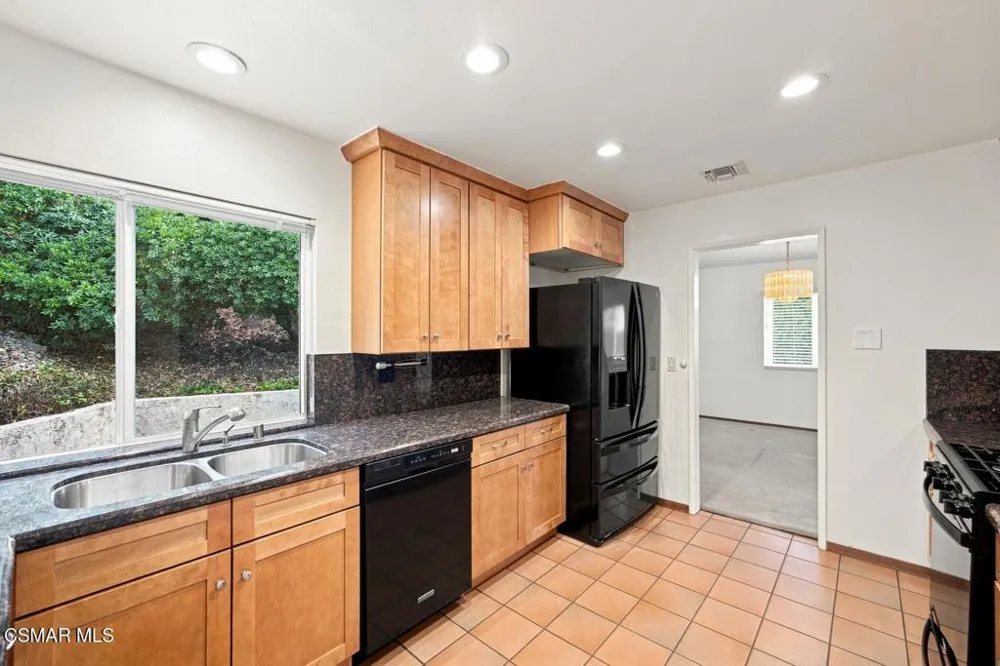 812 Chaparral Court Thousand Oaks, CA 91320