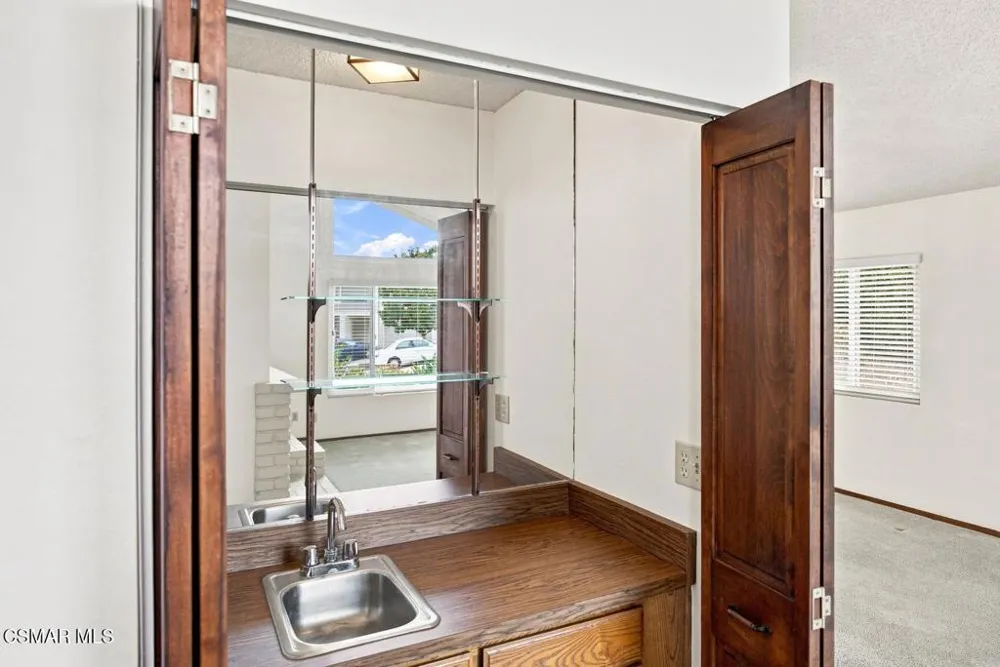 812 Chaparral Court Thousand Oaks, CA 91320