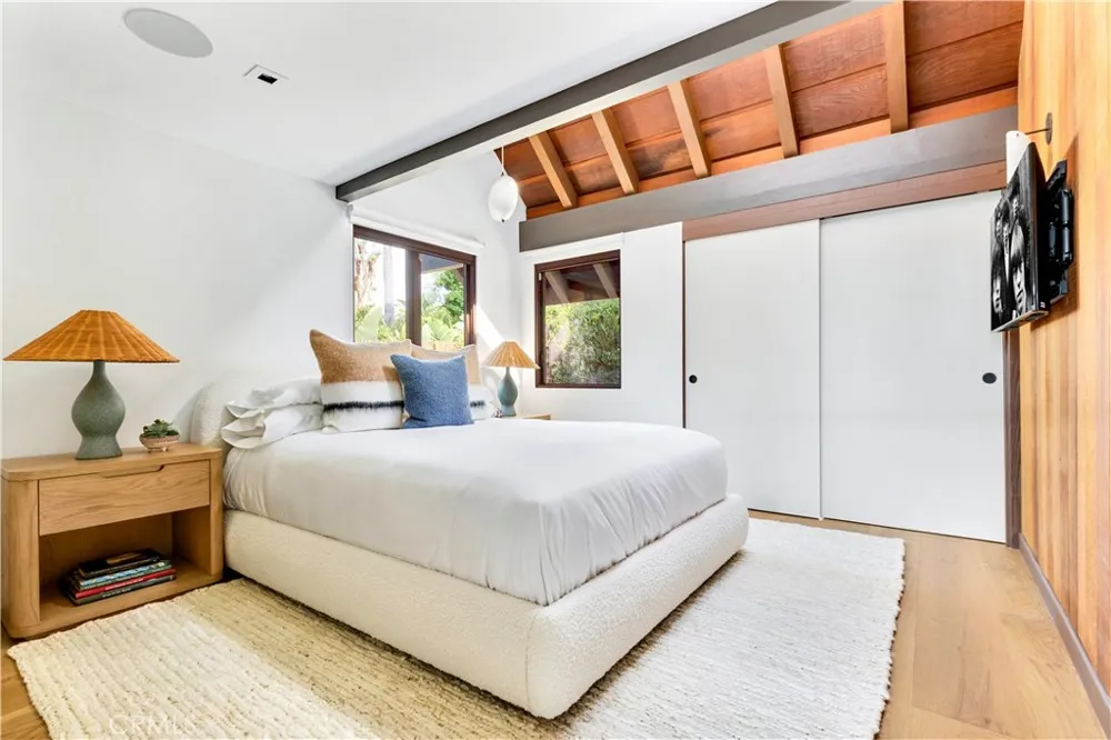 1944 Ocean Laguna Beach, CA 92651