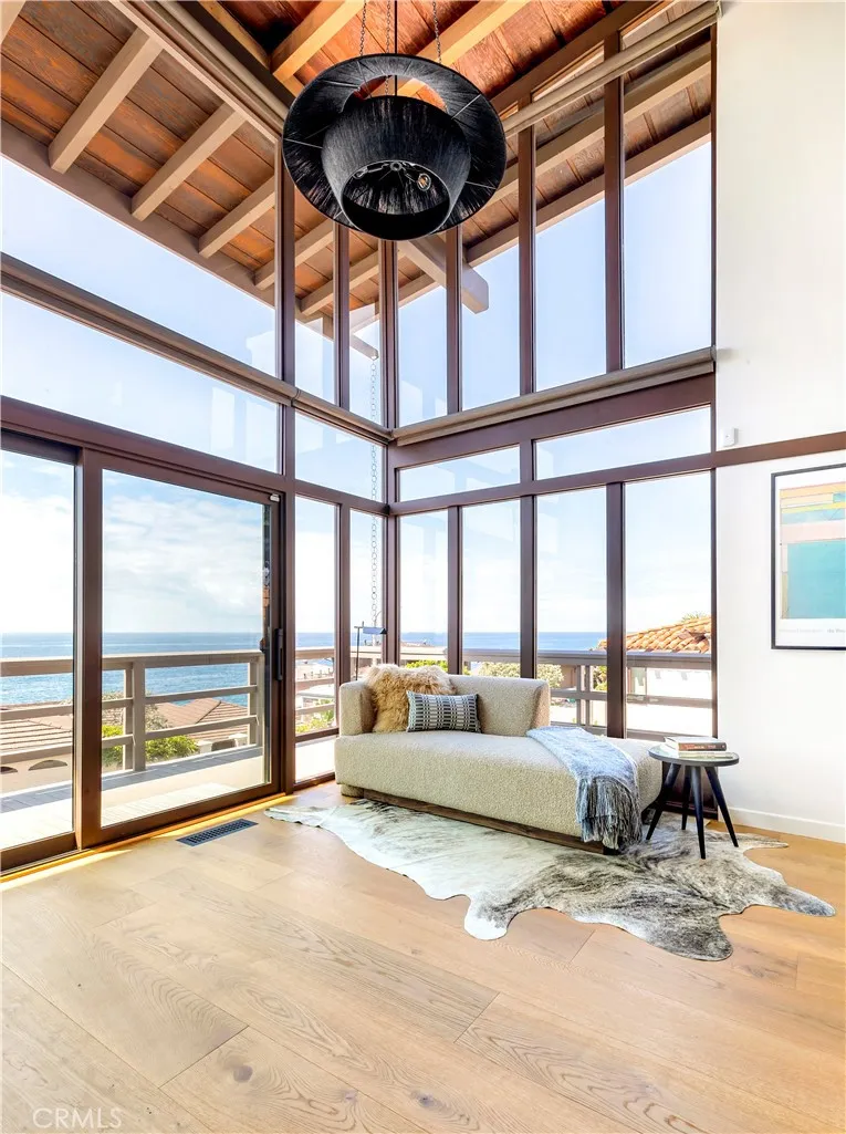 1944 Ocean Laguna Beach, CA 92651