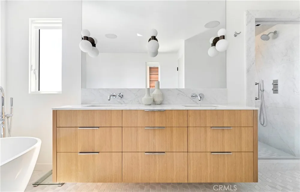 1944 Ocean Laguna Beach, CA 92651