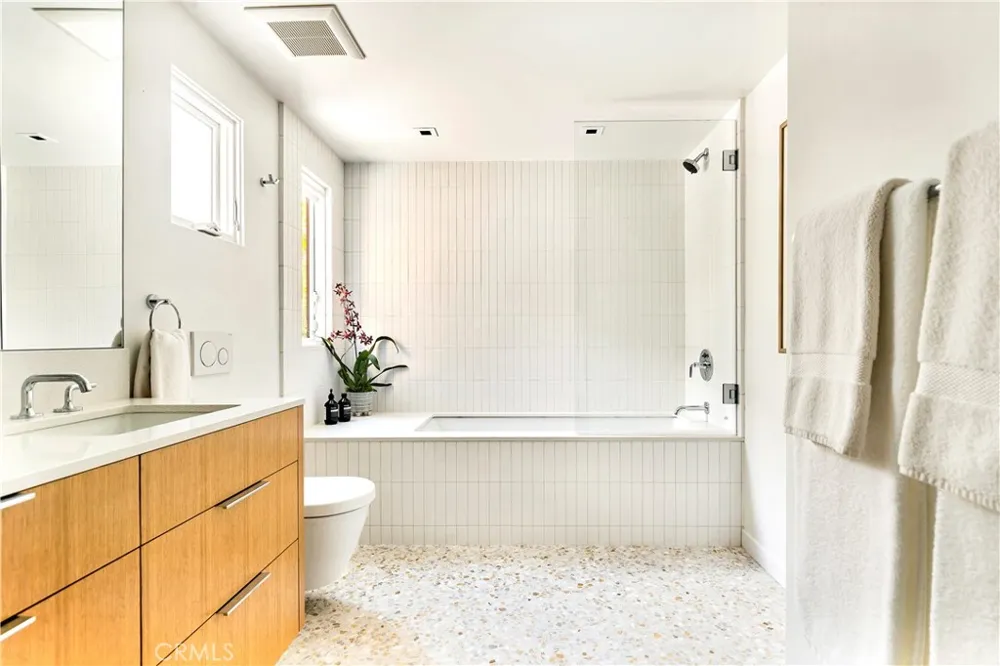 1944 Ocean Laguna Beach, CA 92651