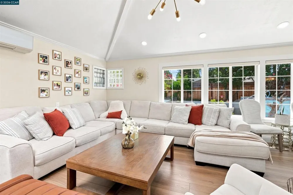1386 Lichen Ct Concord, CA 94521