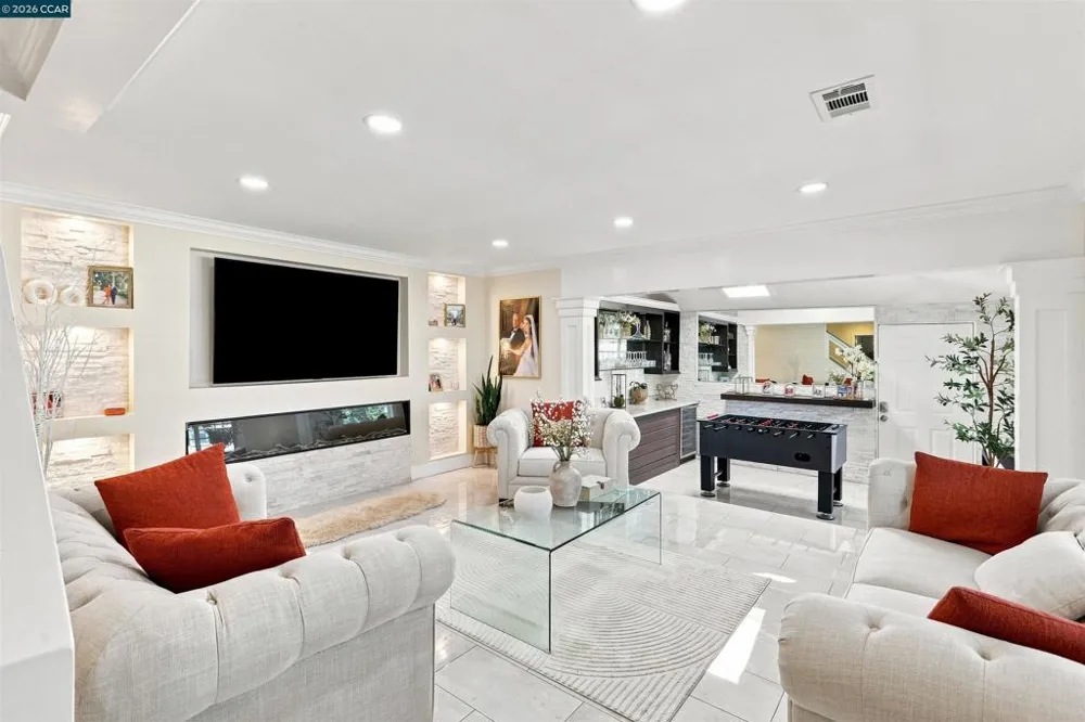 1386 Lichen Ct Concord, CA 94521