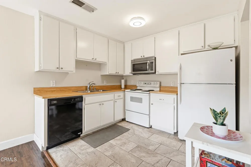 254 Sequoia Court #33 Thousand Oaks, CA 91360