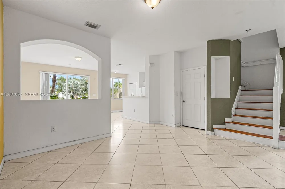 11401 NW 76th Ter Doral, FL 33178