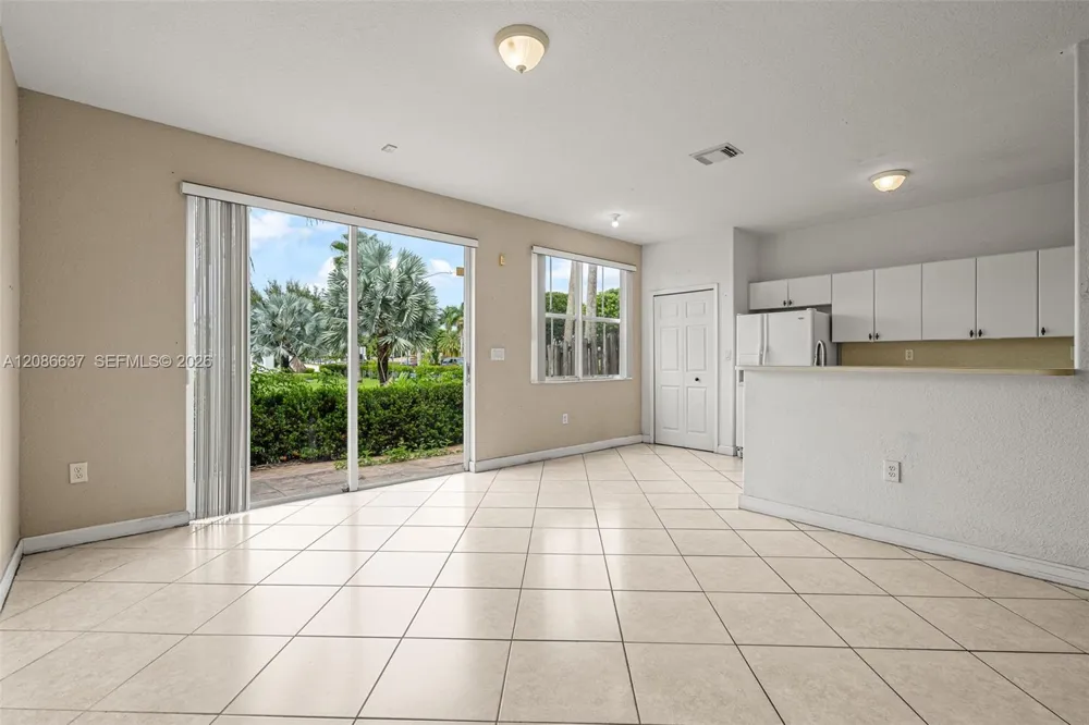 11401 NW 76th Ter Doral, FL 33178