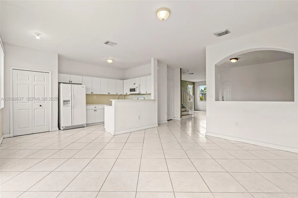 11401 NW 76th Ter Doral, FL 33178