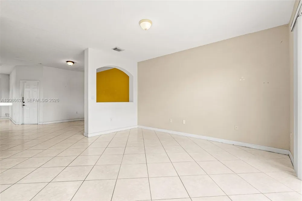 11401 NW 76th Ter Doral, FL 33178