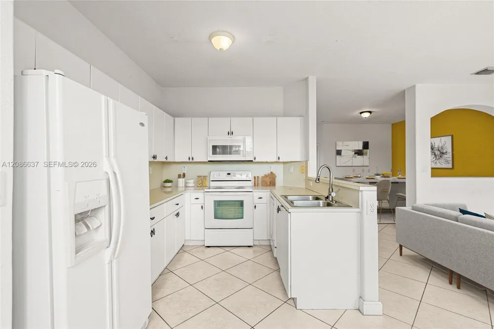11401 NW 76th Ter Doral, FL 33178