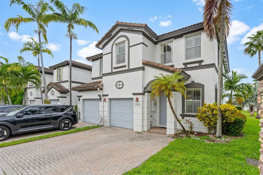 11401 NW 76th Ter Doral, FL 33178