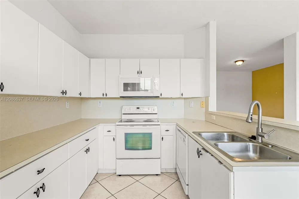 11401 NW 76th Ter Doral, FL 33178