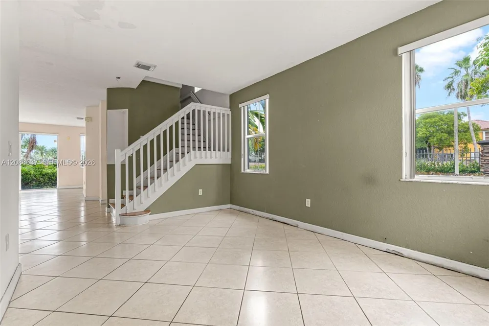 11401 NW 76th Ter Doral, FL 33178