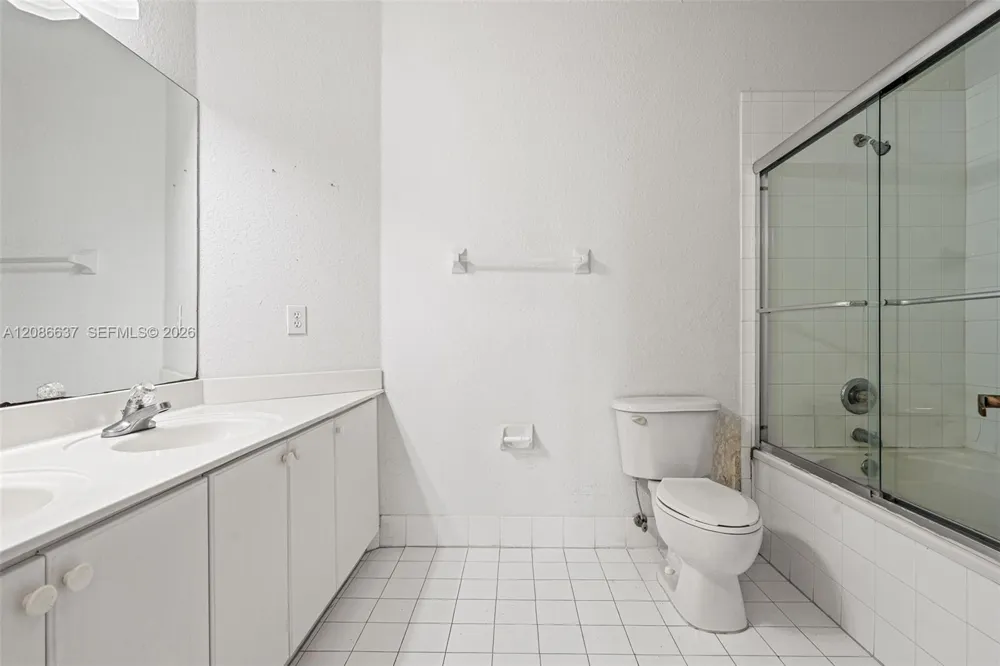 11401 NW 76th Ter Doral, FL 33178