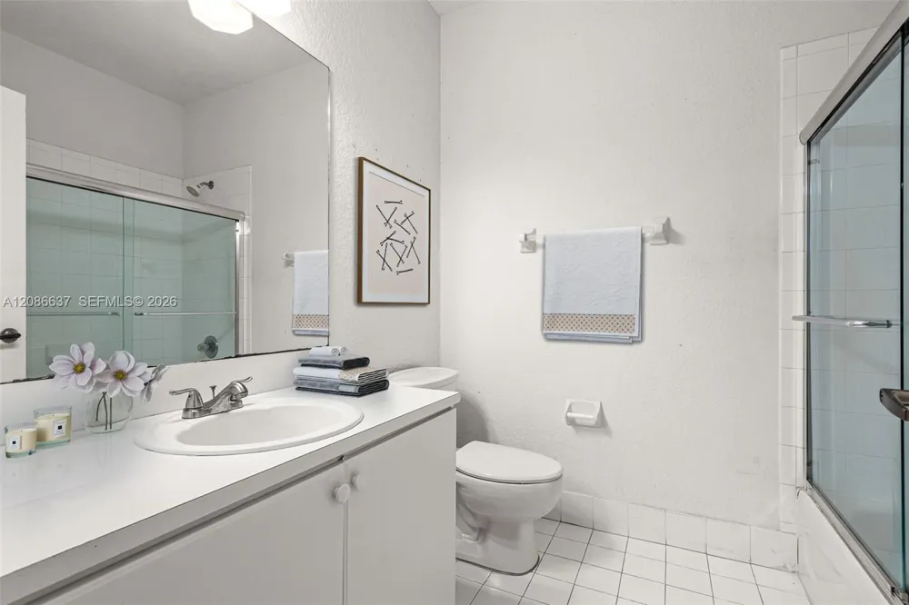 11401 NW 76th Ter Doral, FL 33178