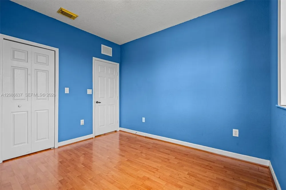 11401 NW 76th Ter Doral, FL 33178