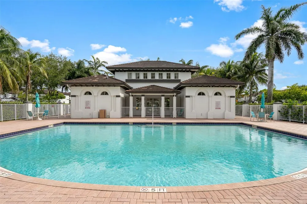 11401 NW 76th Ter Doral, FL 33178