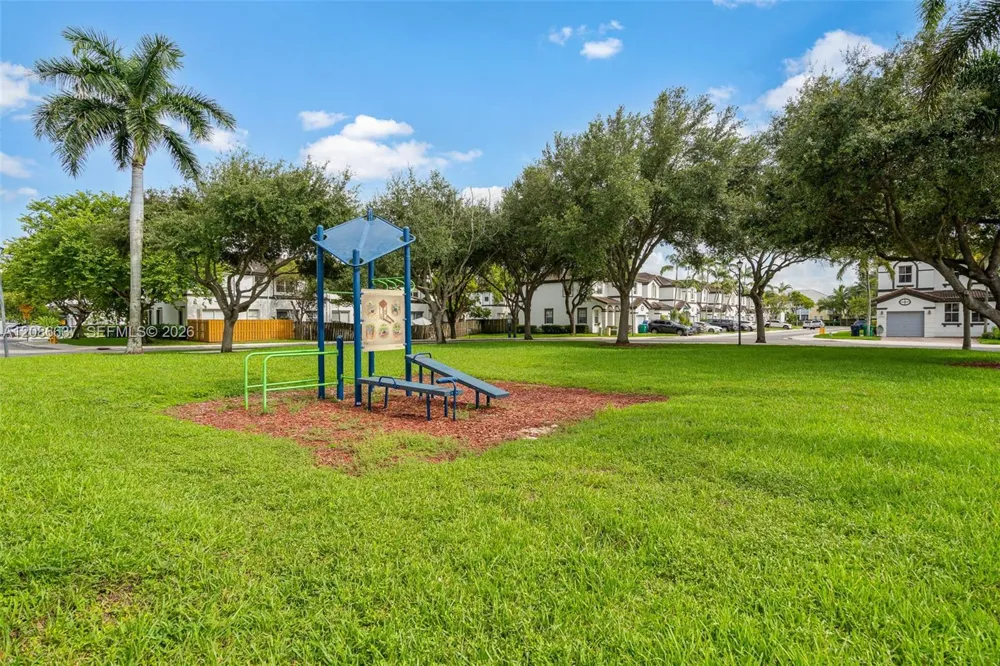 11401 NW 76th Ter Doral, FL 33178