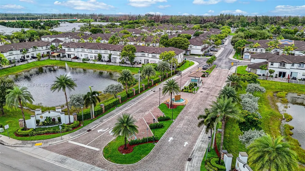 11401 NW 76th Ter Doral, FL 33178