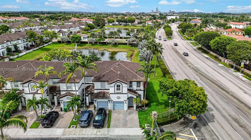 11401 NW 76th Ter Doral, FL 33178