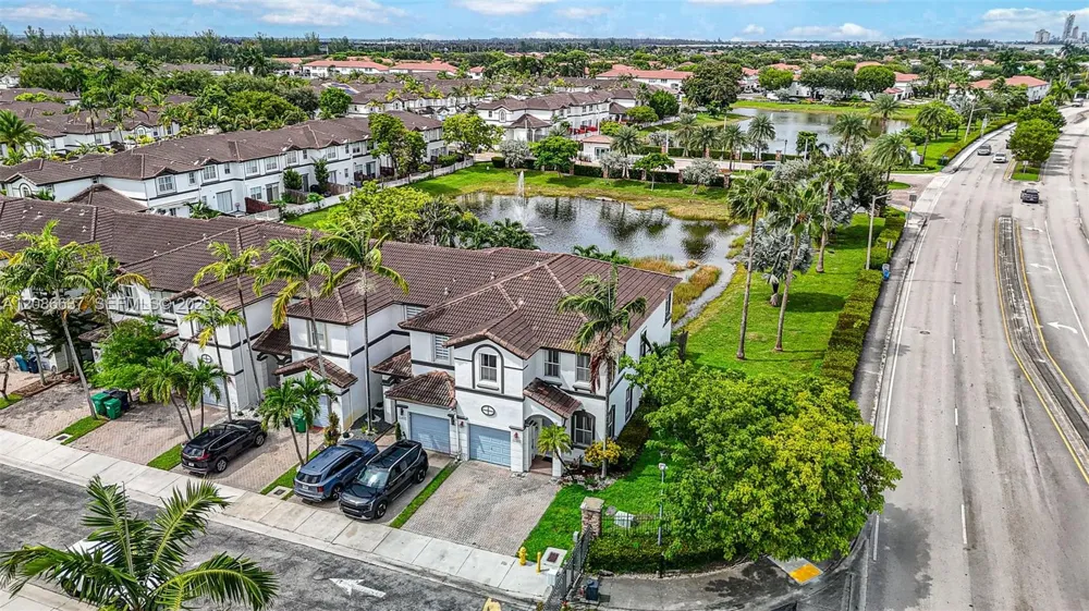 11401 NW 76th Ter Doral, FL 33178