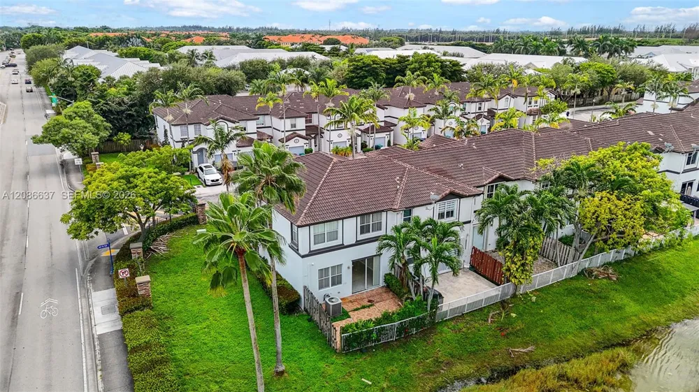 11401 NW 76th Ter Doral, FL 33178