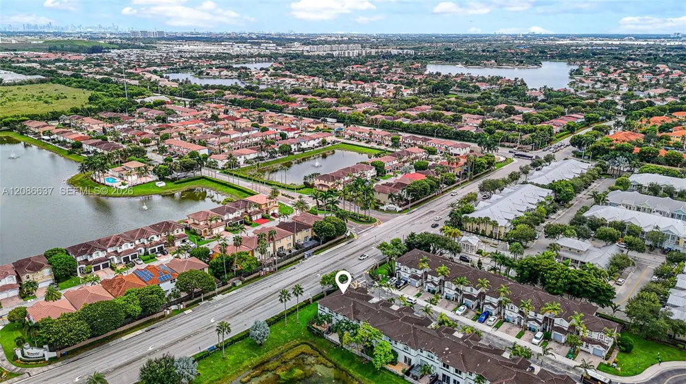 11401 NW 76th Ter Doral, FL 33178