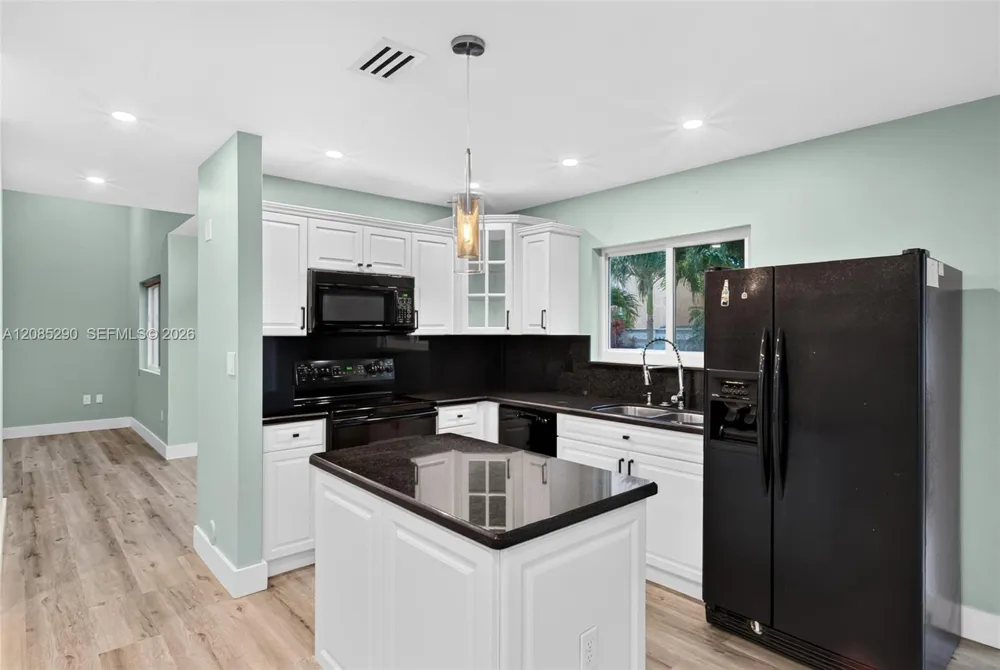 13746 SW 145th St Miami, FL 33186