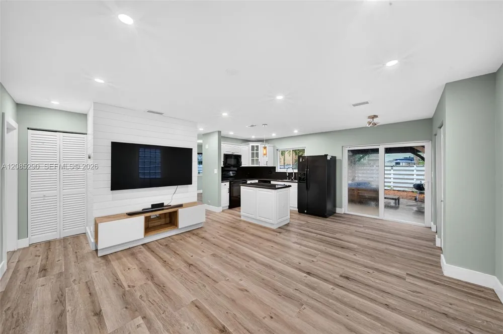 13746 SW 145th St Miami, FL 33186