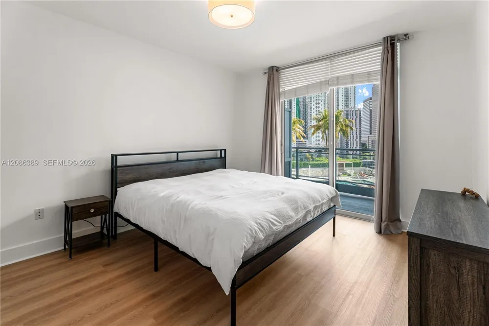 90 SW 3rd St #1115 Miami, FL 33130