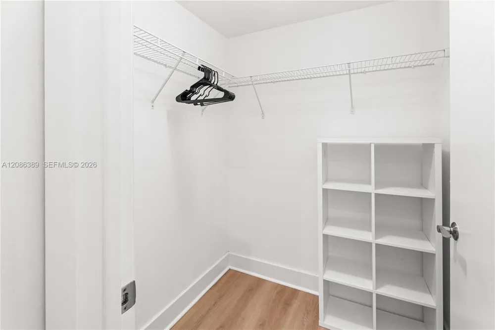 90 SW 3rd St #1115 Miami, FL 33130