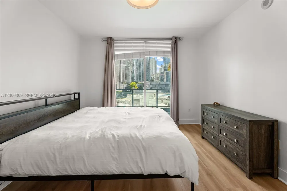 90 SW 3rd St #1115 Miami, FL 33130