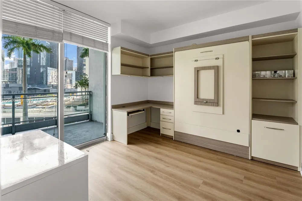 90 SW 3rd St #1115 Miami, FL 33130