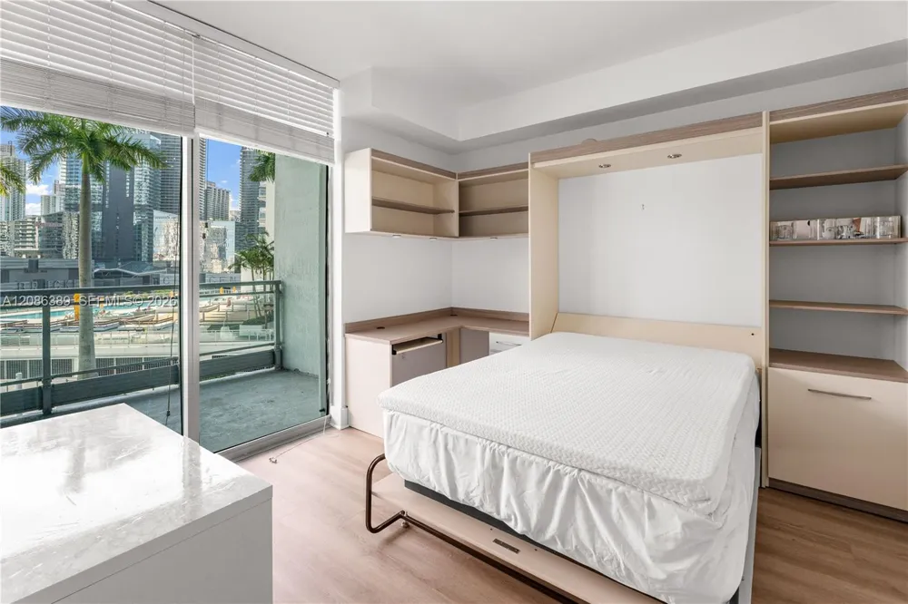 90 SW 3rd St #1115 Miami, FL 33130