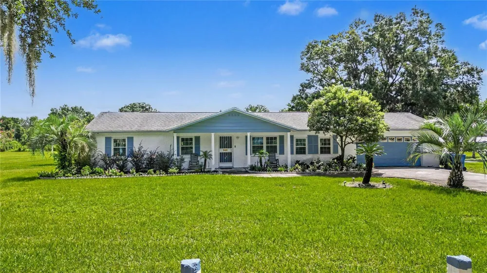 2422 BERRY ROAD Plant City, FL 33567