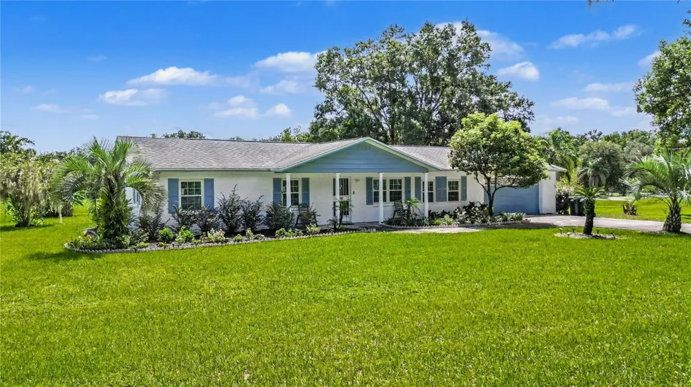 2422 BERRY ROAD Plant City, FL 33567