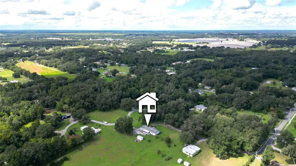 2422 BERRY ROAD Plant City, FL 33567