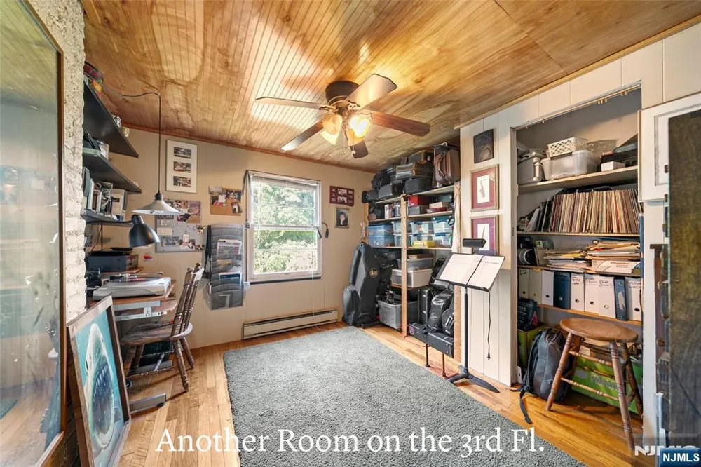 332 Harold Avenue Leonia, NJ 07605