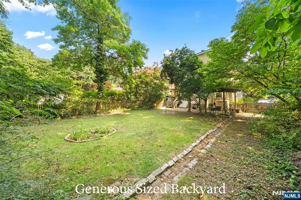 332 Harold Avenue Leonia, NJ 07605