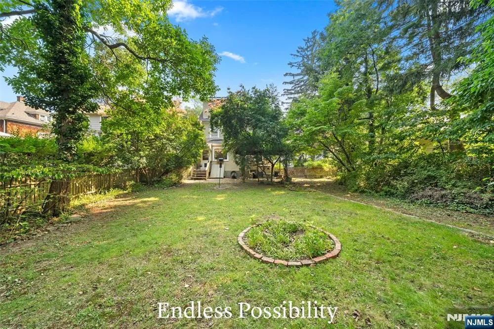 332 Harold Avenue Leonia, NJ 07605