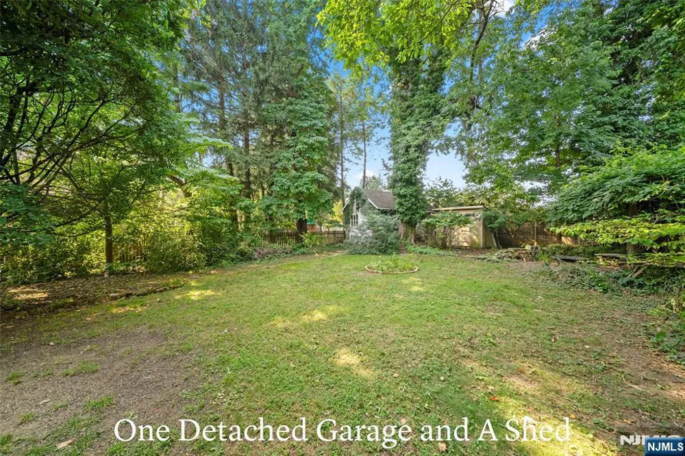 332 Harold Avenue Leonia, NJ 07605